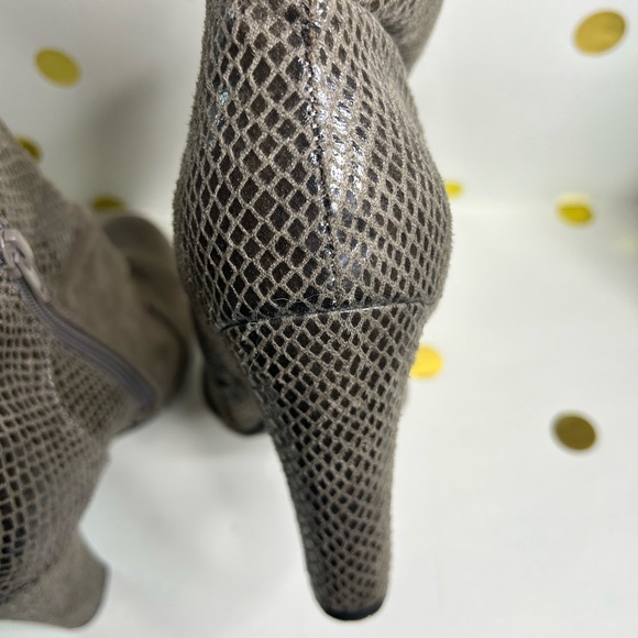 Nygard suede and python skin grey heeled boots booties - Picture 4 of 7